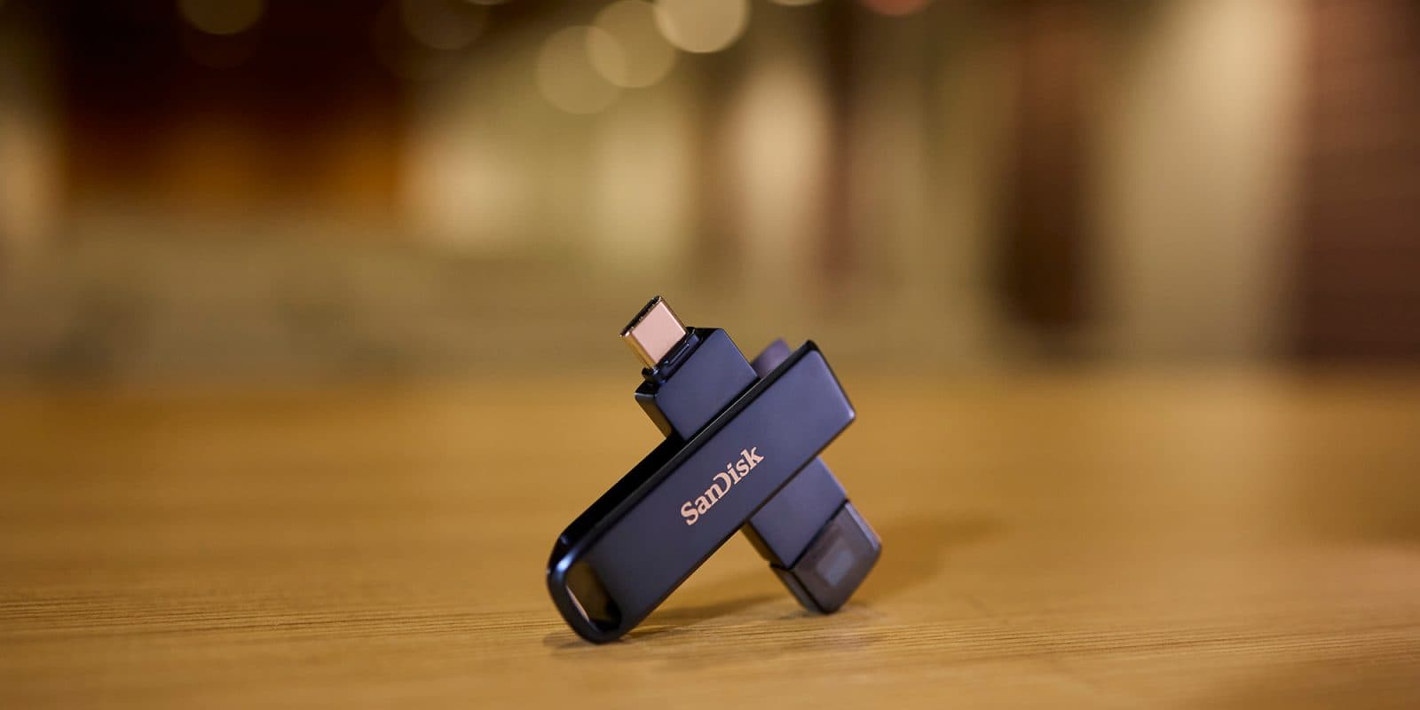 SanDisk Phone Drive สำหรับ iPhone ทางออกเมื่อพื้นที่เครื่องไม่พอ