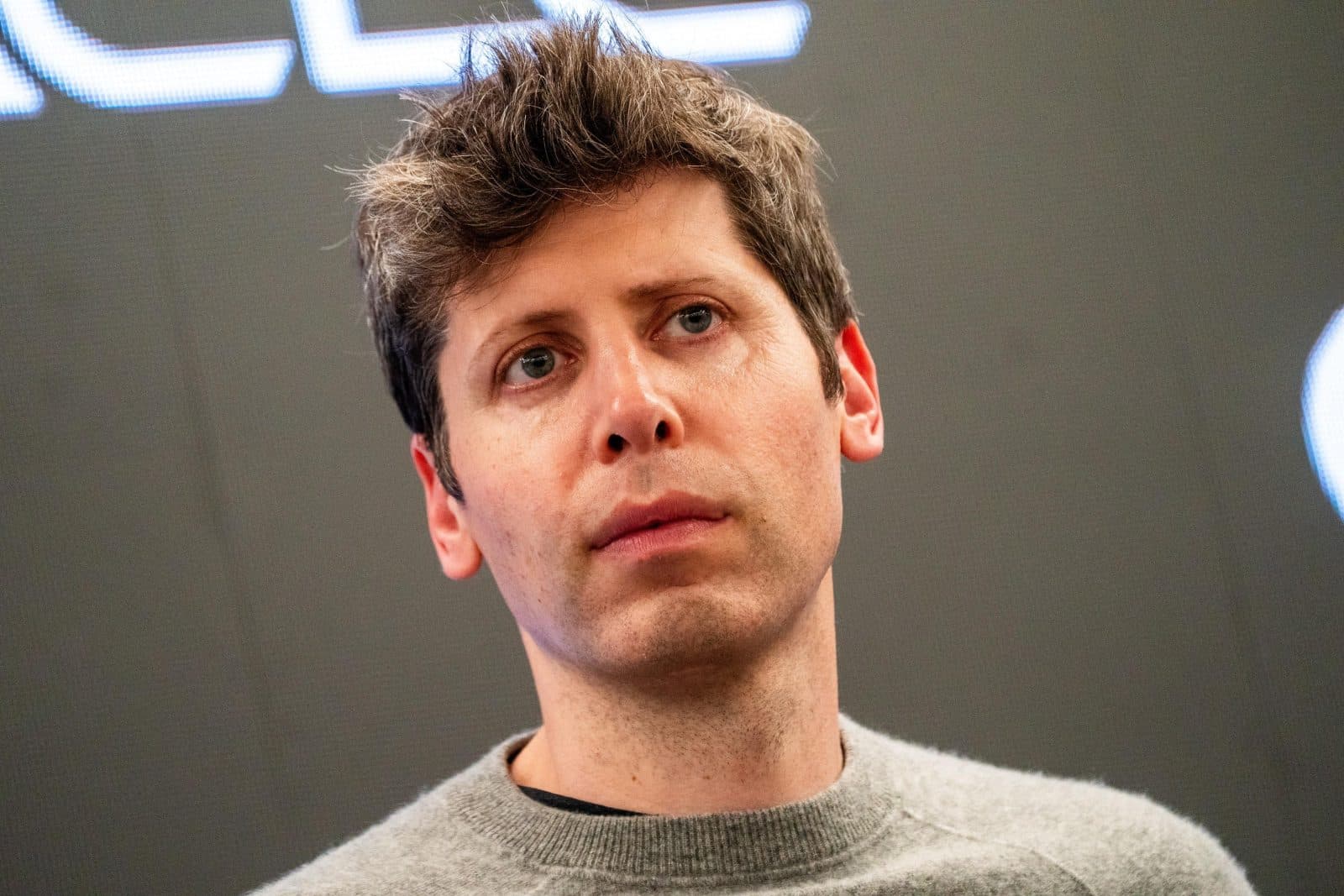 Apple ฟ้อง OpenAI ปมกล่าวหาขโมยข้อมูลลับและสอดแนมต้นแบบฮาร์ดแวร์