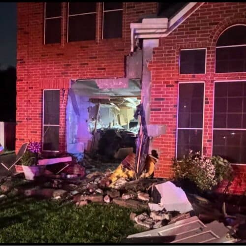 NTSB ชี้คนขับกดคันเร่งเต็ม 100% ก่อนชน แม้ใช้ Tesla FSD
