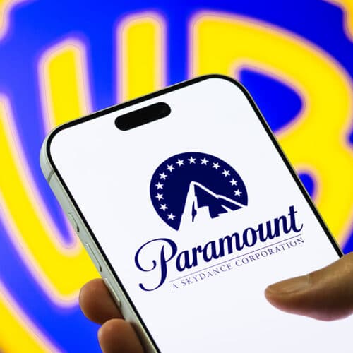 FCC ถูกตั้งคำถามเรื่องรับของขวัญราคาแพงจาก Paramount ระหว่างรออนุมัติดีล