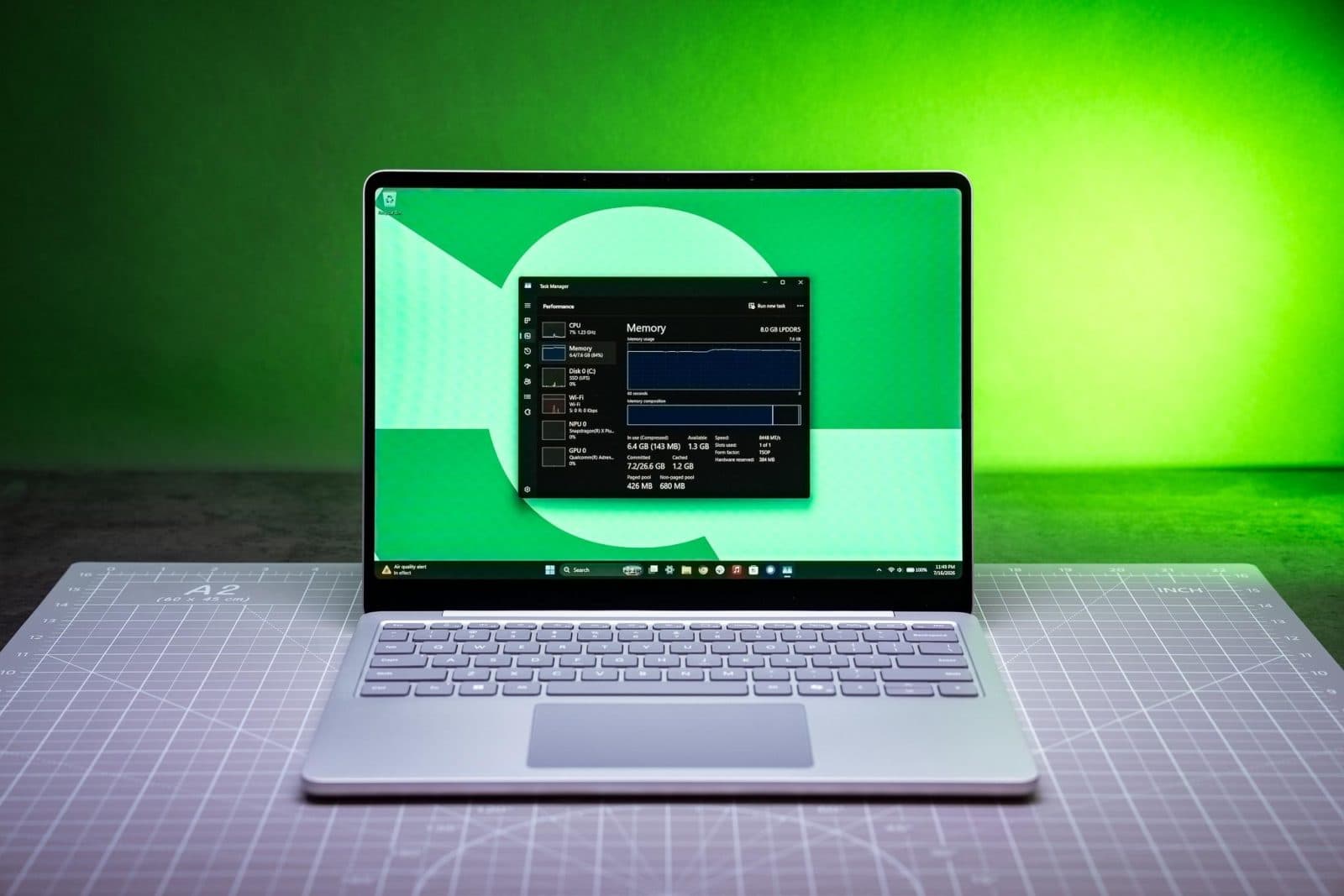 รีวิวชี้ Windows 11 บน RAM 8GB ไม่คุ้ม แม้เป็น Surface Laptop ของ Microsoft เอง