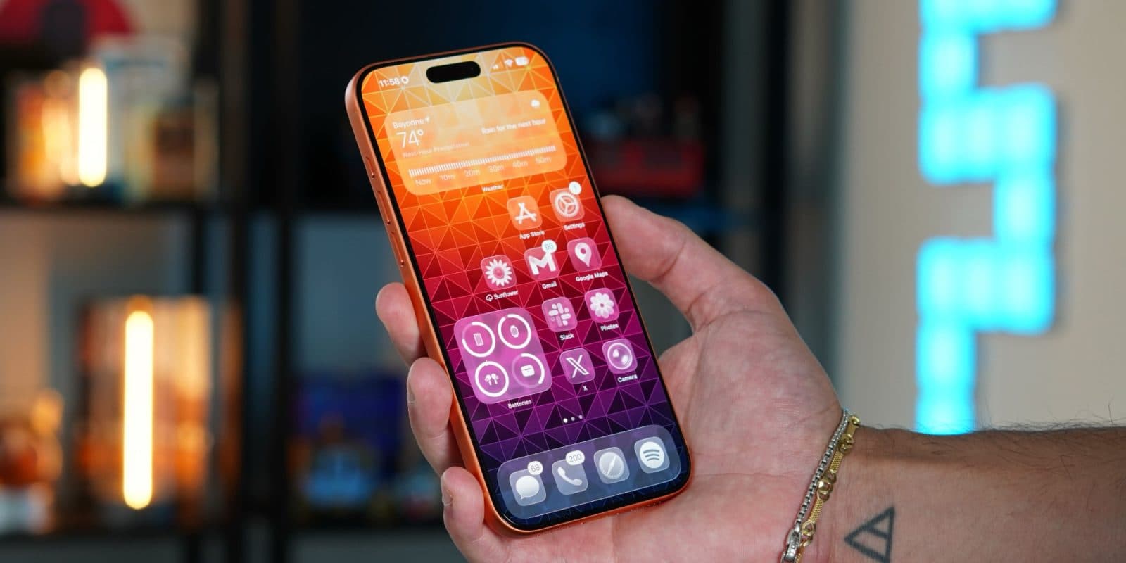 ลือ iPhone 18 Pro อัปเกรดจอ 2 จุด แม้ขนาดเท่าเดิม