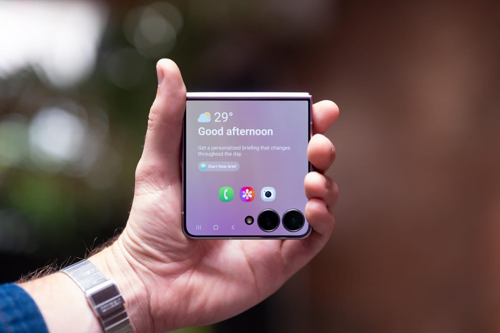 Samsung Galaxy Z Flip 8 ปรับภาพลักษณ์ให้เหมือนสมาร์ตโฟนทั่วไปมากขึ้น