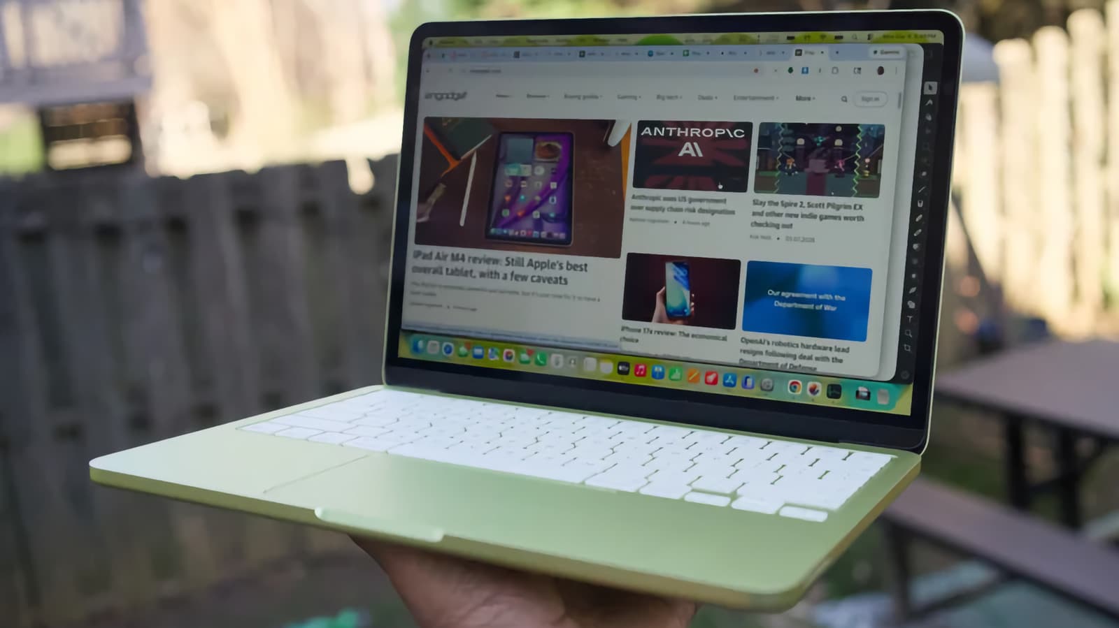 ลือ Apple เตรียมอัปเกรด Mac หลายรุ่น ไม่ได้มีแค่จอสัมผัส