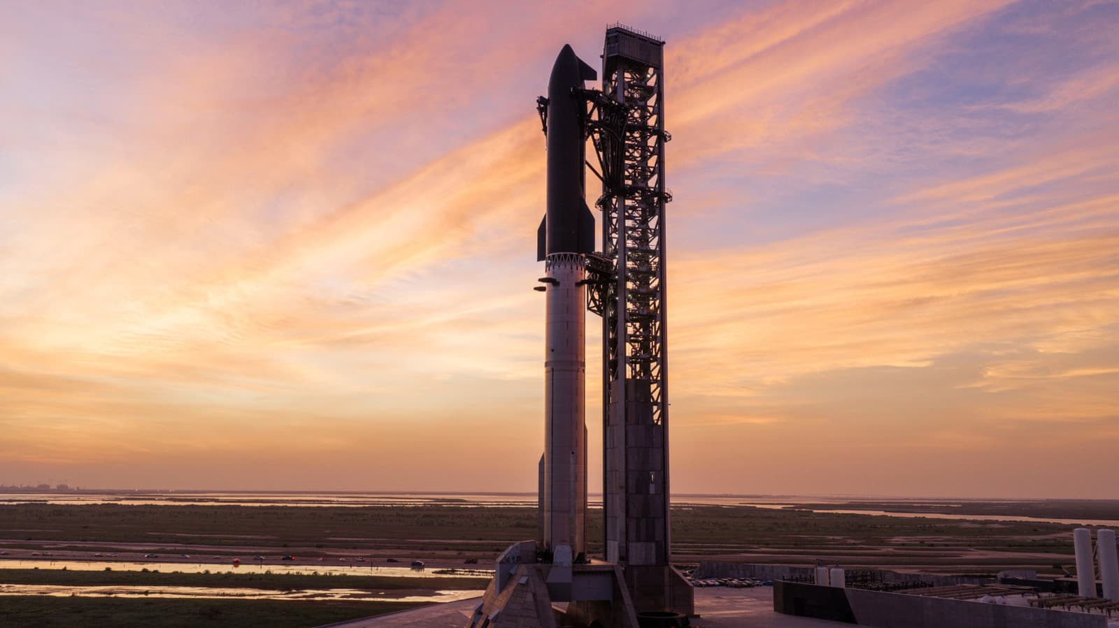 SpaceX ทดสอบ Starship เที่ยวบินที่ 13 พร้อมบรรทุกดาวเทียม Starlink รุ่นใหม่