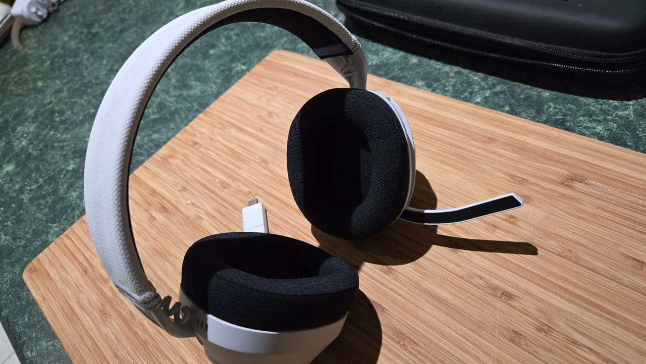 รีวิว LucidSound LS500/P: เฮดเซ็ตเกมมิงไร้สายราคาประหยัดที่เน้นเสียงดีและใช้งานจริง