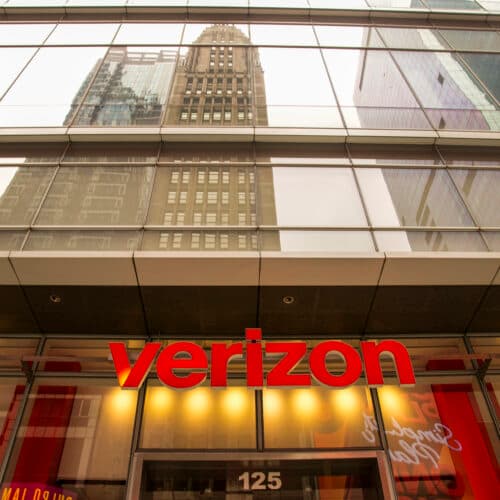 Verizon ปิดดีลไฟเบอร์มูลค่า 1 พันล้านดอลลาร์กับกูเกิล เดินหน้ารุกธุรกิจ AI