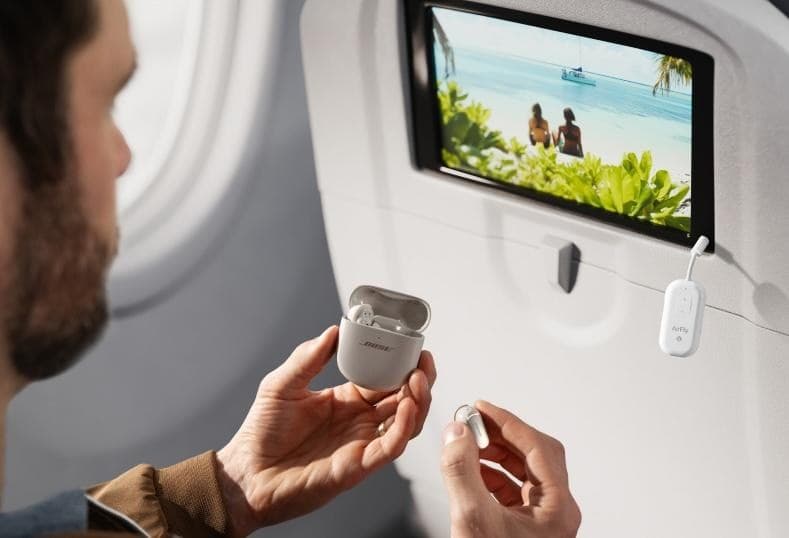 Twelve South AirFly Pro ลดราคาเหลือ 40 ดอลลาร์ ใช้หูฟังไร้สายกับระบบเครื่องบินได้