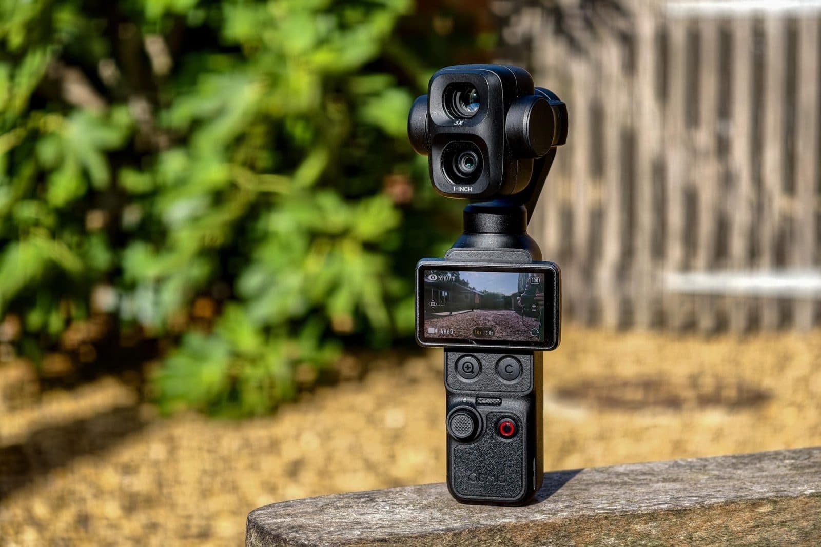 DJI Osmo Pocket 4P เพิ่มเลนส์เทเลโฟโต้ สู้กล้องคู่ของ Insta360