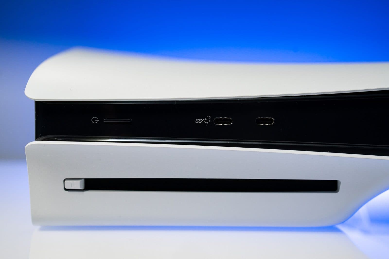 Sony เดินหน้าลดบทบาทแผ่นเกม แม้แฟน PlayStation ค้านหนัก