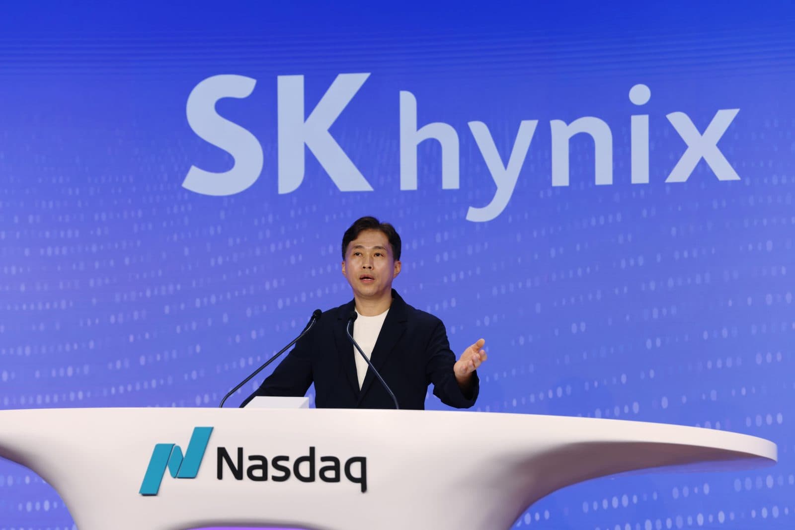 SK Hynix เปิดตัวในตลาดหุ้นสหรัฐ ระดมทุน 2.65 หมื่นล้านดอลลาร์ ทุบสถิติเดบิวต์ต่างชาติ