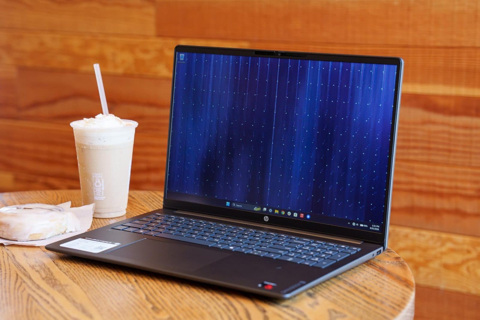 HP OmniBook 3 จอไม่หรูแต่สเปกคุ้ม: แล็ปท็อป $520 ที่พิสูจน์ว่า RAM 16GB สำคัญกว่า