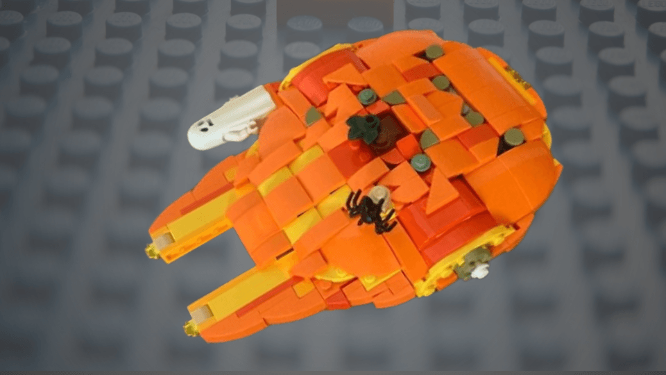 แฟน LEGO ดัดชุดฟักทองฮาโลวีนเป็น “Millennium Pumpkin” สุดกวน