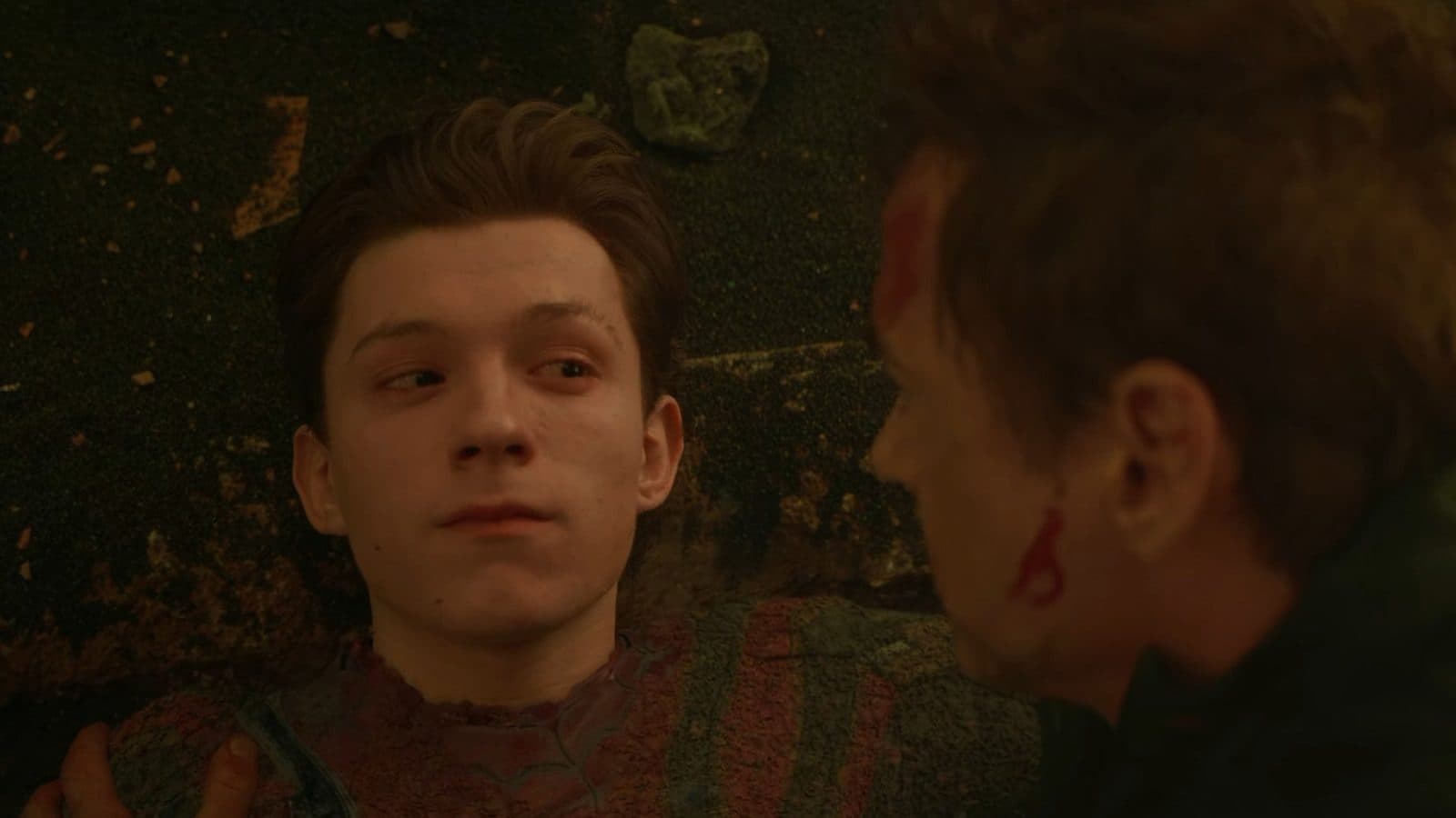 ผู้กำกับเผยเปลี่ยนฉากตายสไปเดอร์แมนใน Infinity War เพื่อให้คนดูร้องไห้