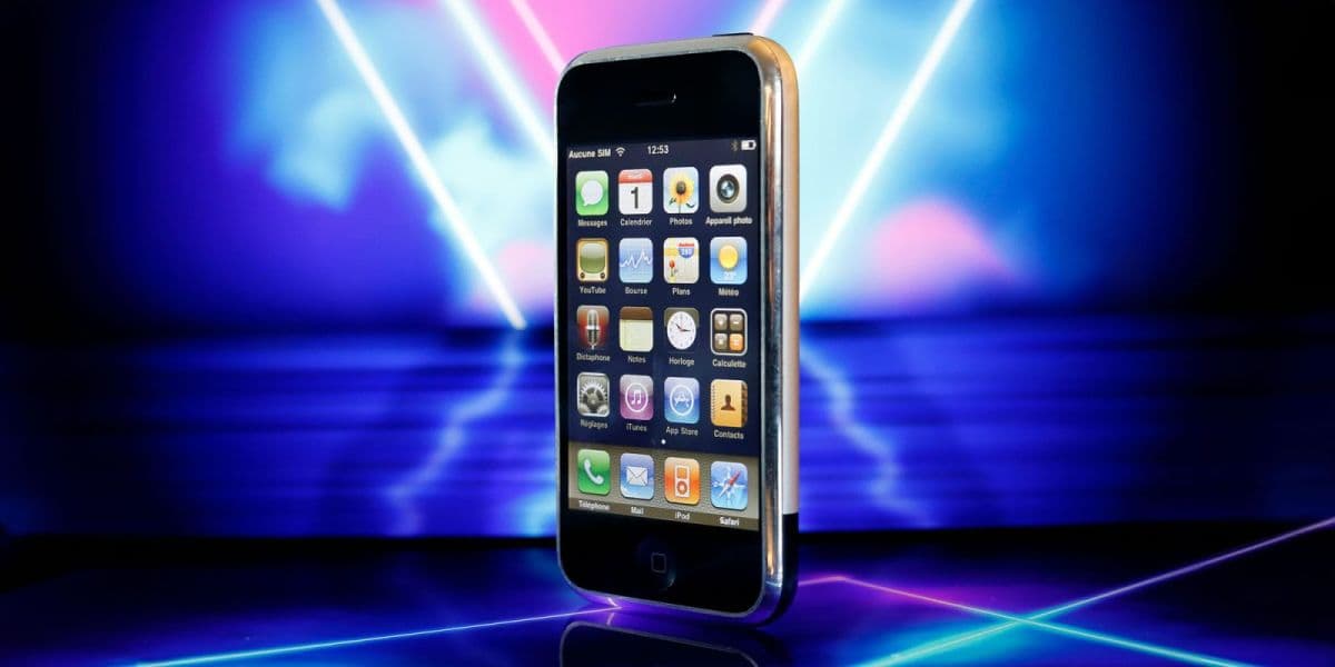 แซม อัลท์แมนชี้ AI ยังรอ “โมเมนต์แบบ iPhone” และต้องเรียนรู้บทเรียนสำคัญจาก Apple