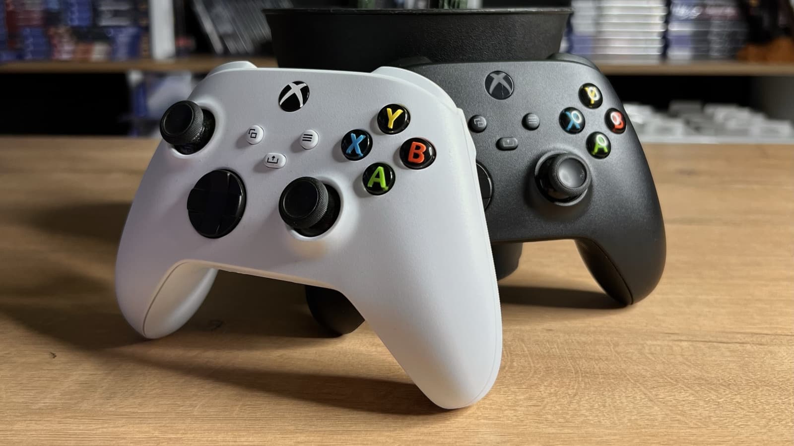 วิวัฒนาการคอนโทรลเลอร์ Xbox ตลอด 25 ปีที่ผ่านมา