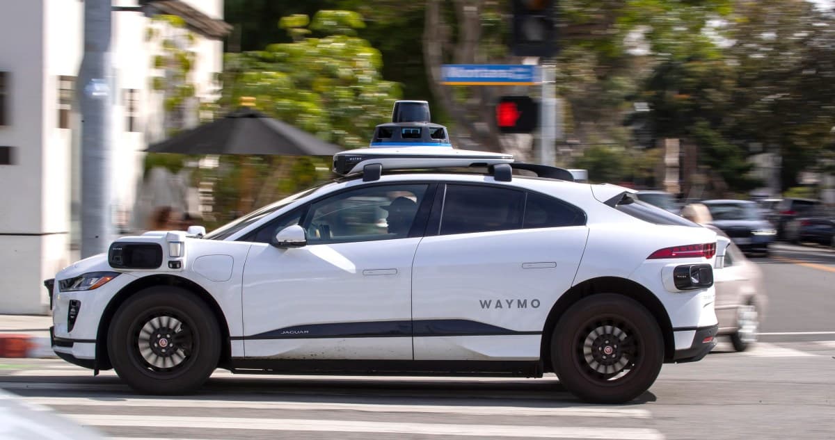 รายงานชี้คนทดสอบรถไร้คนขับ Waymo และ Zoox บาดเจ็บจากการเบรกและการเคลื่อนตัวกะทันหัน
