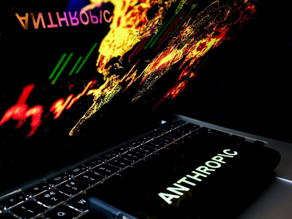 นักวิจัย Anthropic เผยภาพแรกของ AI ที่ปรับปรุงตัวเองได้