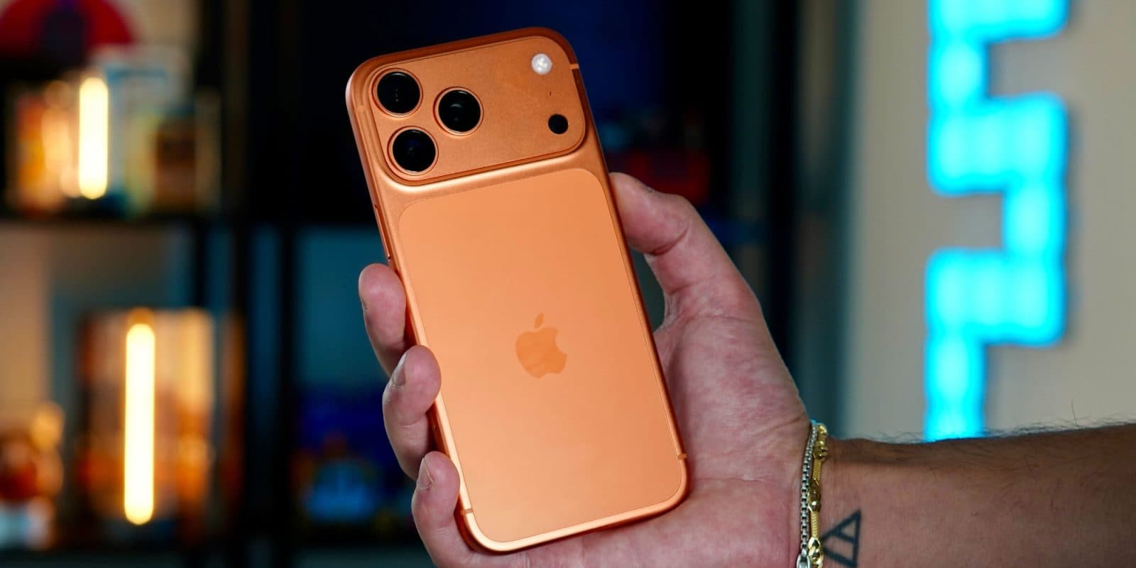 iPhone 17 Pro รอดตกจากเครื่องบินแบบแทบไม่เป็นอะไร