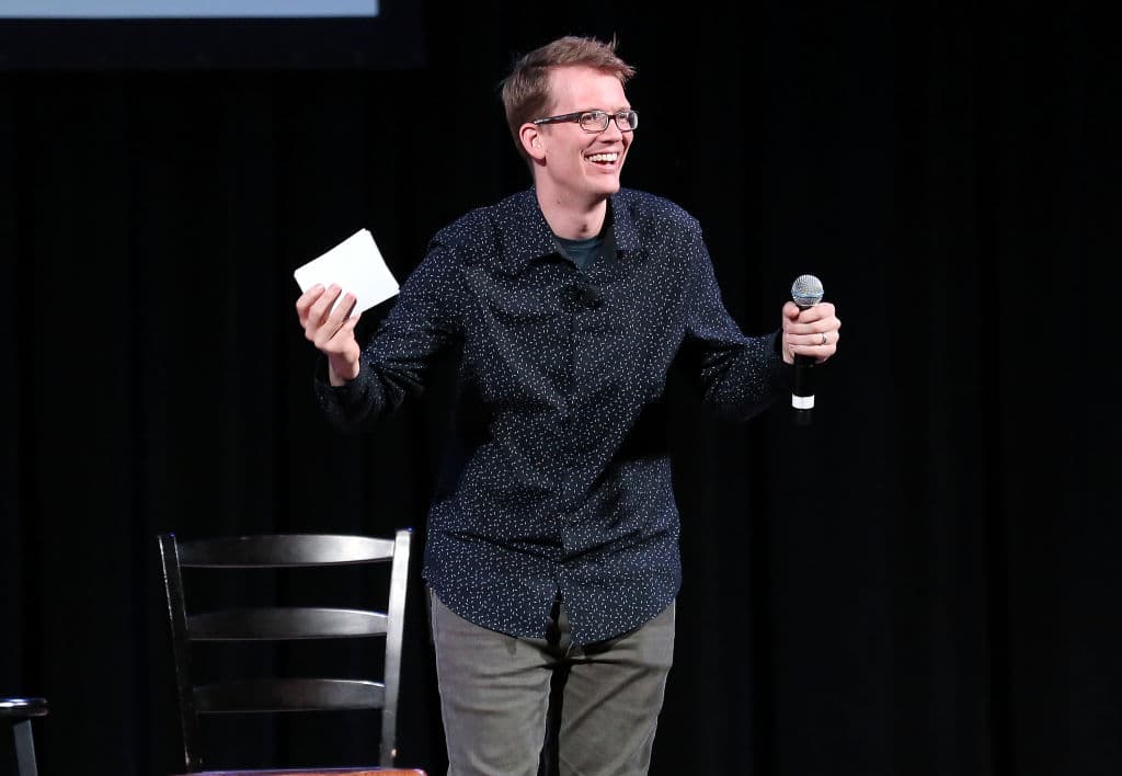 Hank Green ยอมรับว่าใช้ AI มากเกินไปจน “ไม่ดีต่อสุขภาพ”