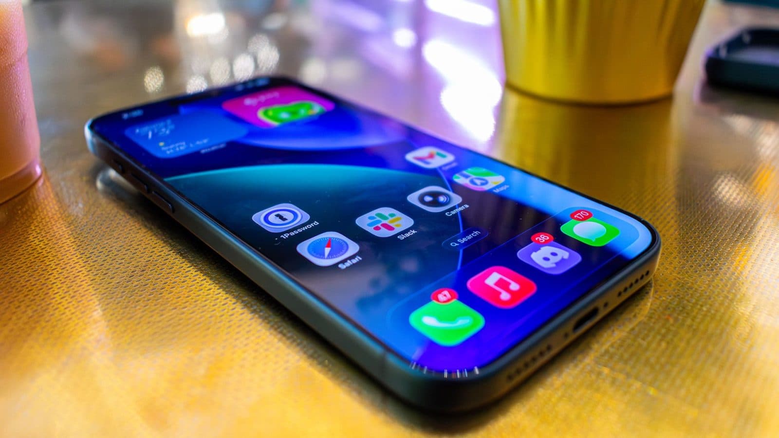 ลือ iPhone 18 Pro อาจเริ่มแพงขึ้นแตะ 1,399 ดอลลาร์