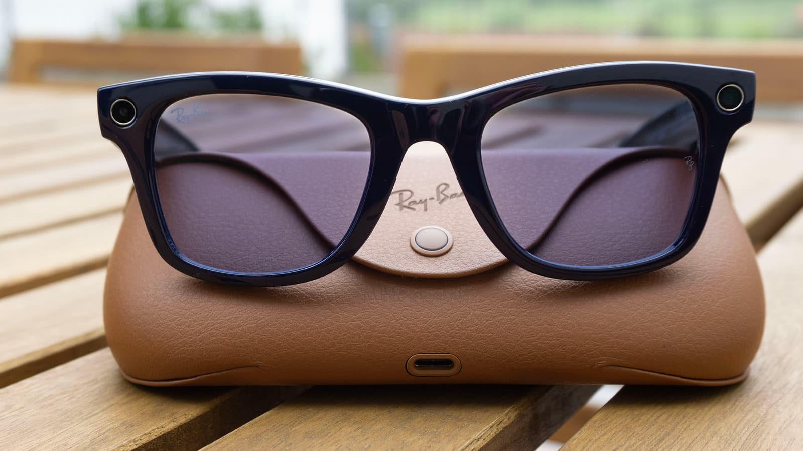 Ray-Ban Meta Glasses เสี่ยงด้านความเป็นส่วนตัวแค่ไหน และผู้ใช้ควรรู้อะไรบ้าง