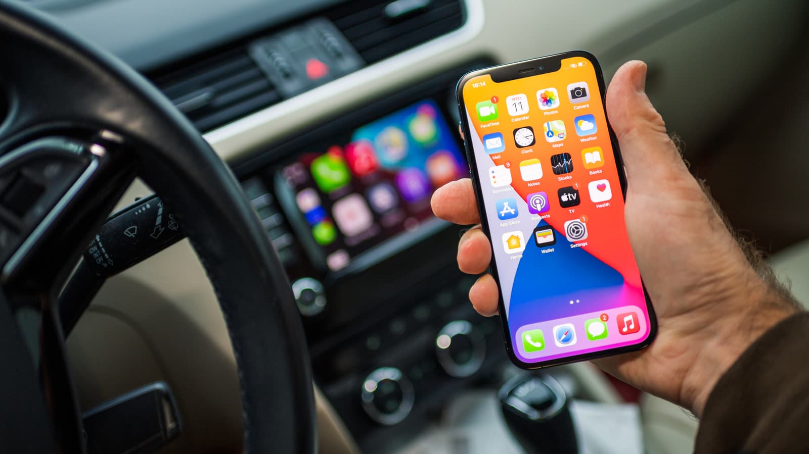 CarPlay แบบมีสาย vs ไร้สาย ต่างกันอย่างไร และแบบไหนเหมาะกว่า