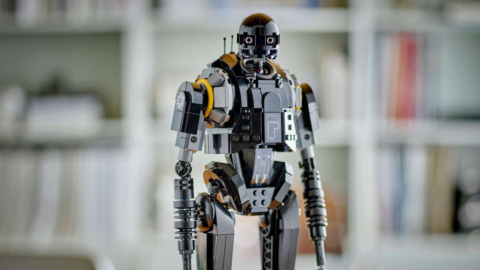 LEGO K-2SO จาก Star Wars ลดราคาต่ำสุดเท่าที่เคยมีบน Amazon