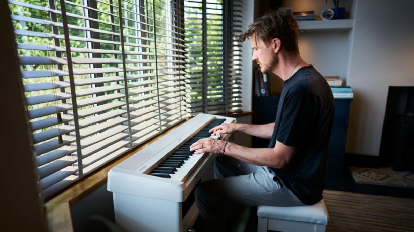 เปียโนดิจิทัลรุ่นใหม่ของ Roland มี Wi‑Fi ในตัว เชื่อมแอปสอนเล่นได้