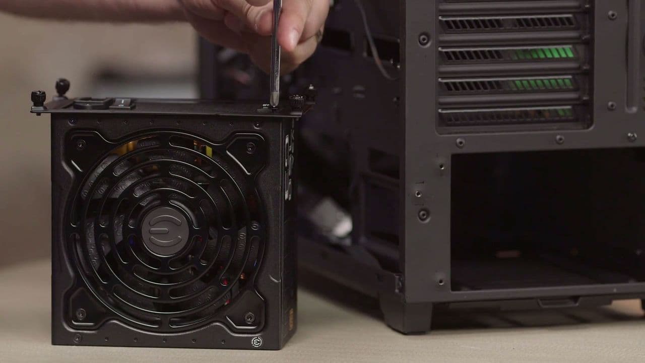 คลิป PSU ระเบิดย้ำเตือนว่าอย่าประหยัดผิดที่ผิดทาง