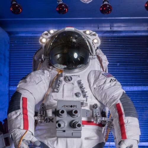 NASA ปรับดีไซน์ชุดอวกาศสำหรับภารกิจลงจันทร์ระยะแรกให้เรียบง่ายขึ้น