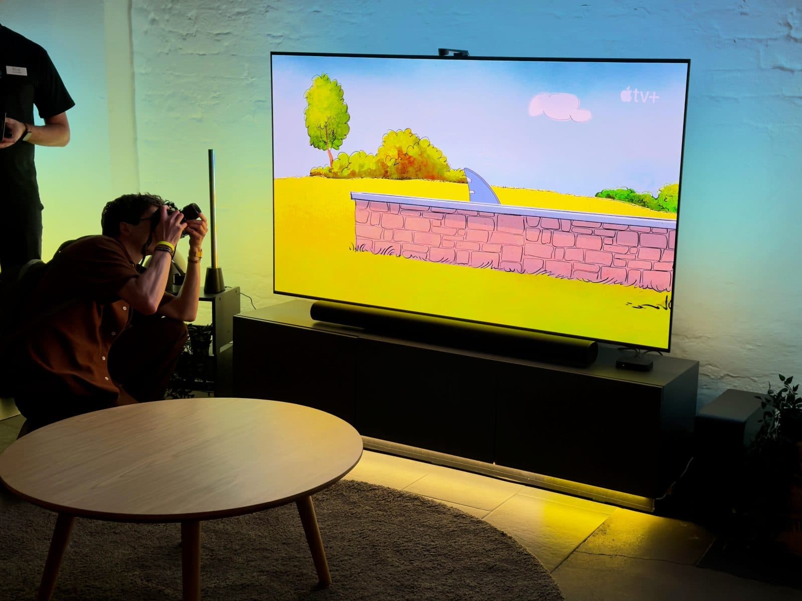 Philips Hue เปิดตัวอุปกรณ์ซิงก์ไฟกับทีวีราคาถูกลง เริ่มที่ 150 ดอลลาร์