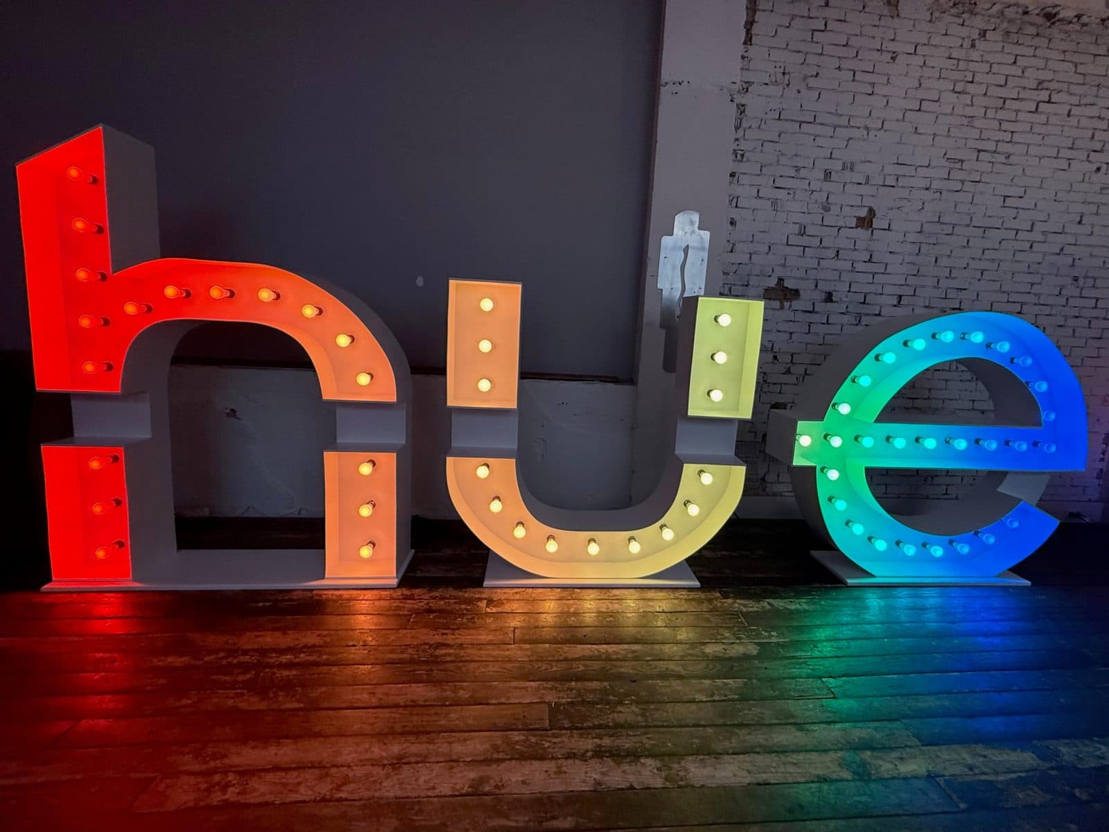 Philips Hue เพิ่ม AI ช่วยสร้างระบบอัตโนมัติจากคำสั่งธรรมชาติ