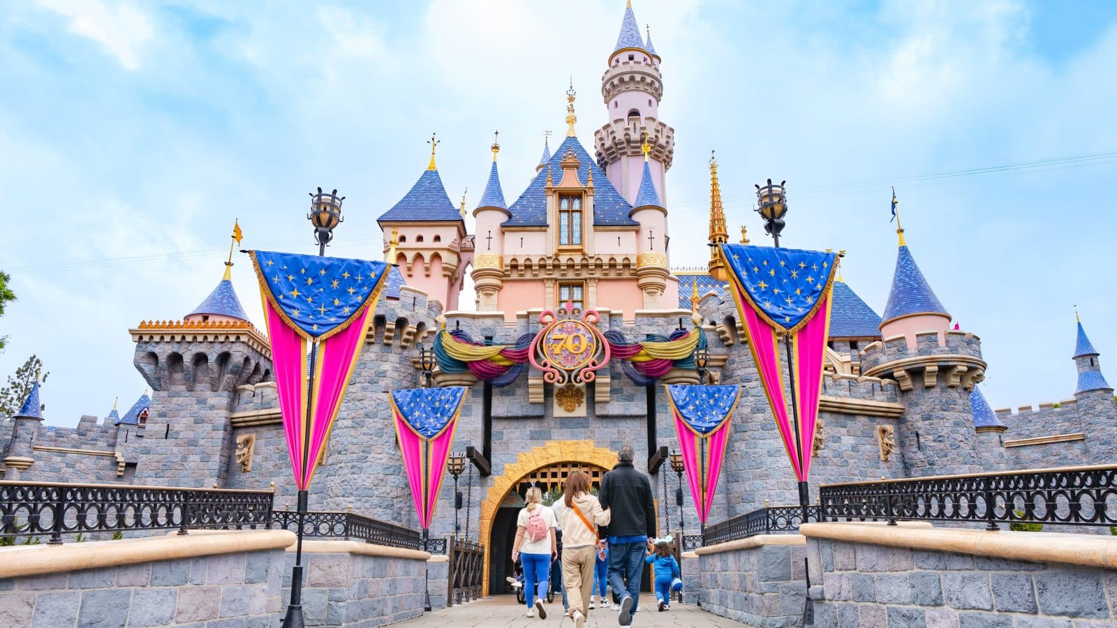 Frontier จับมือ Disney พัฒนาเกมใหม่ จ่อเปิดทางสู่ซิมสร้างสวนสนุก Disneyland