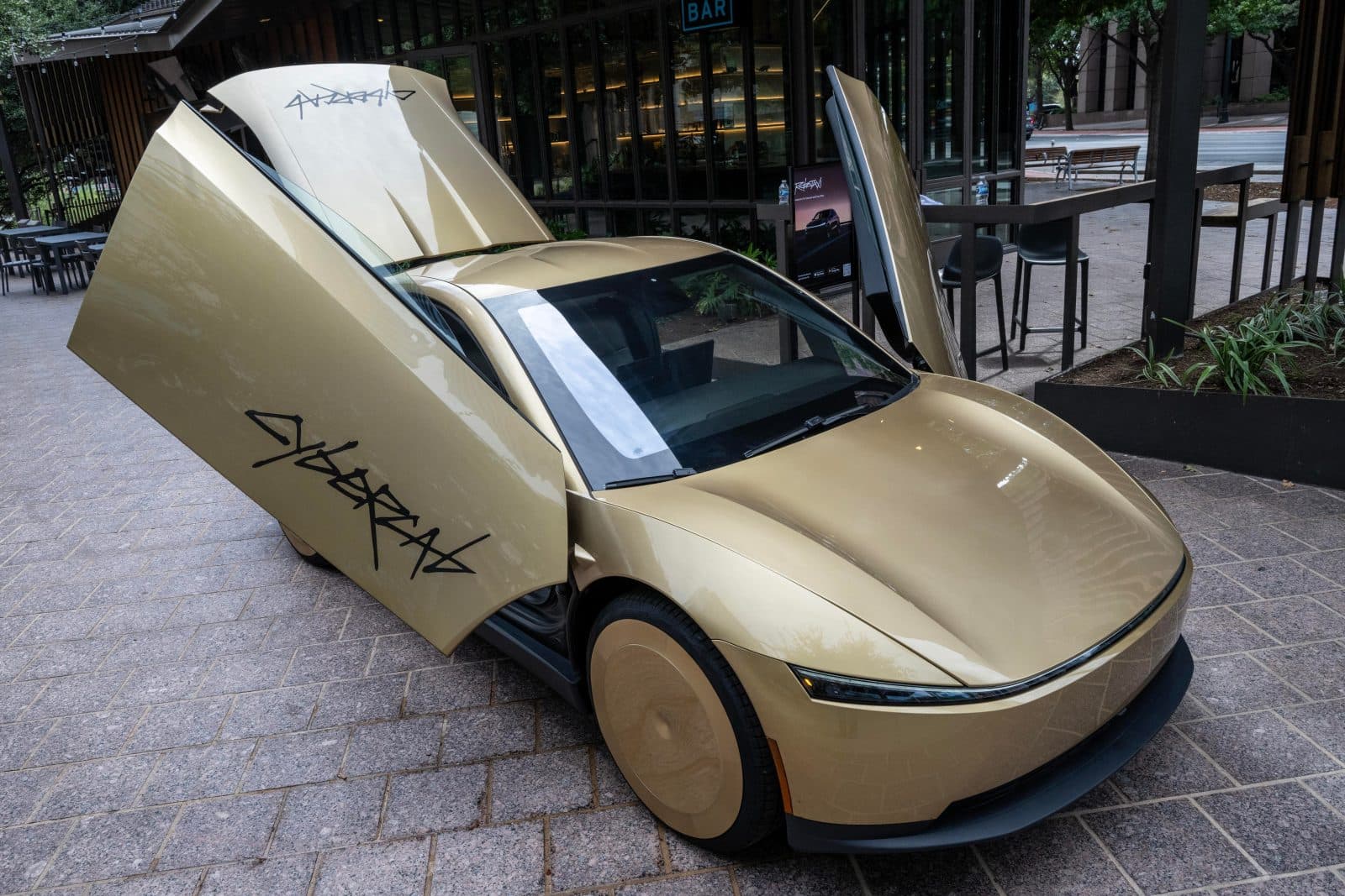 Tesla Cybercab ถูก NHTSA สอบสวน ปมอุปกรณ์พื้นฐานที่อาจไม่ผ่านมาตรฐาน