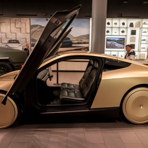 Tesla Cybercab เริ่มให้บริการแล้ว แต่ถูกสหรัฐฯ สอบสวนเรื่องมาตรฐานความปลอดภัย