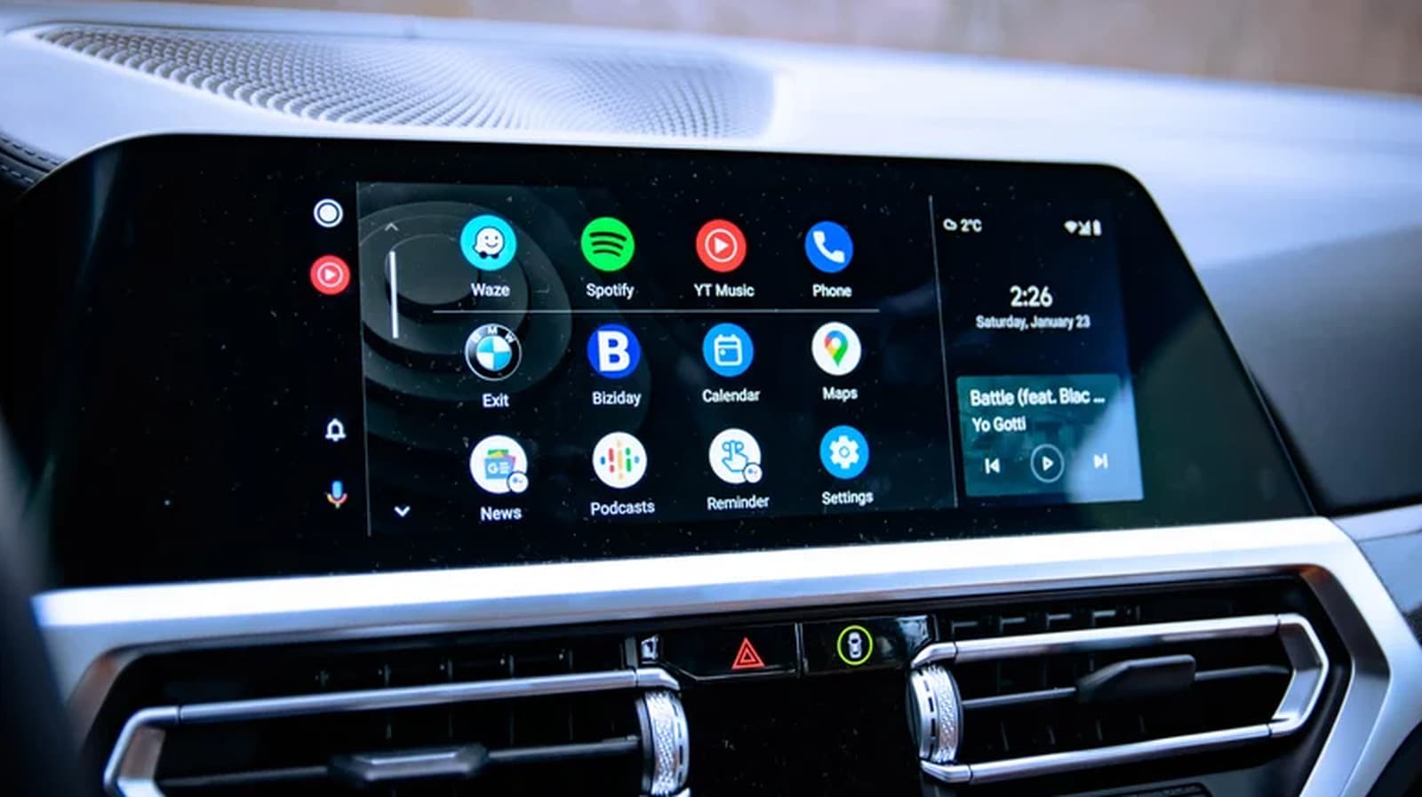 วิธีค้นหาและซ่อนแอปบน Android Auto