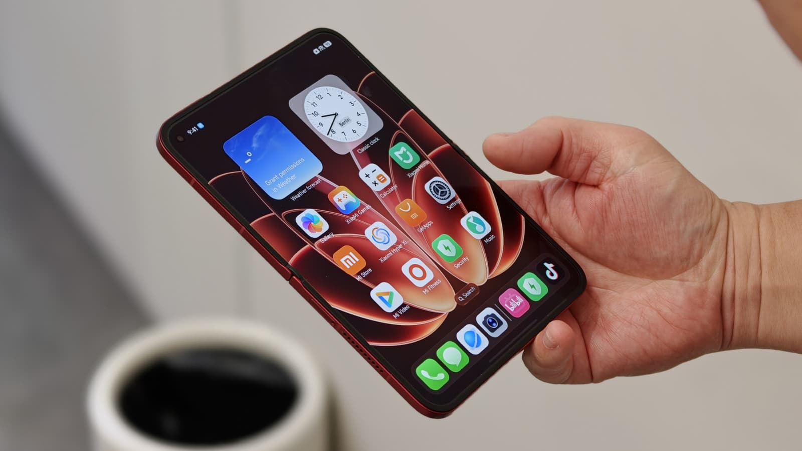 Xiaomi 18 Fold จับเครื่องจริง: จอพับขนาดกลางสเปกแรง ที่เปิดตัวชนกระแส iPhone จอพับ