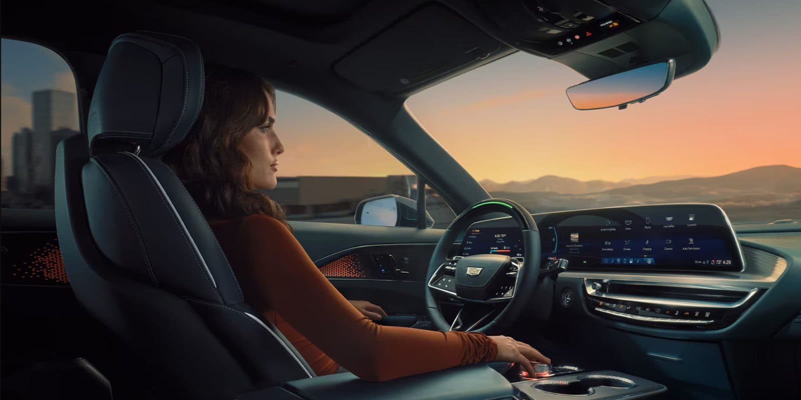 Cadillac Lyriq อาจเป็นข้อยกเว้นแรกของ GM ที่เริ่มยอมให้ CarPlay กลับมา