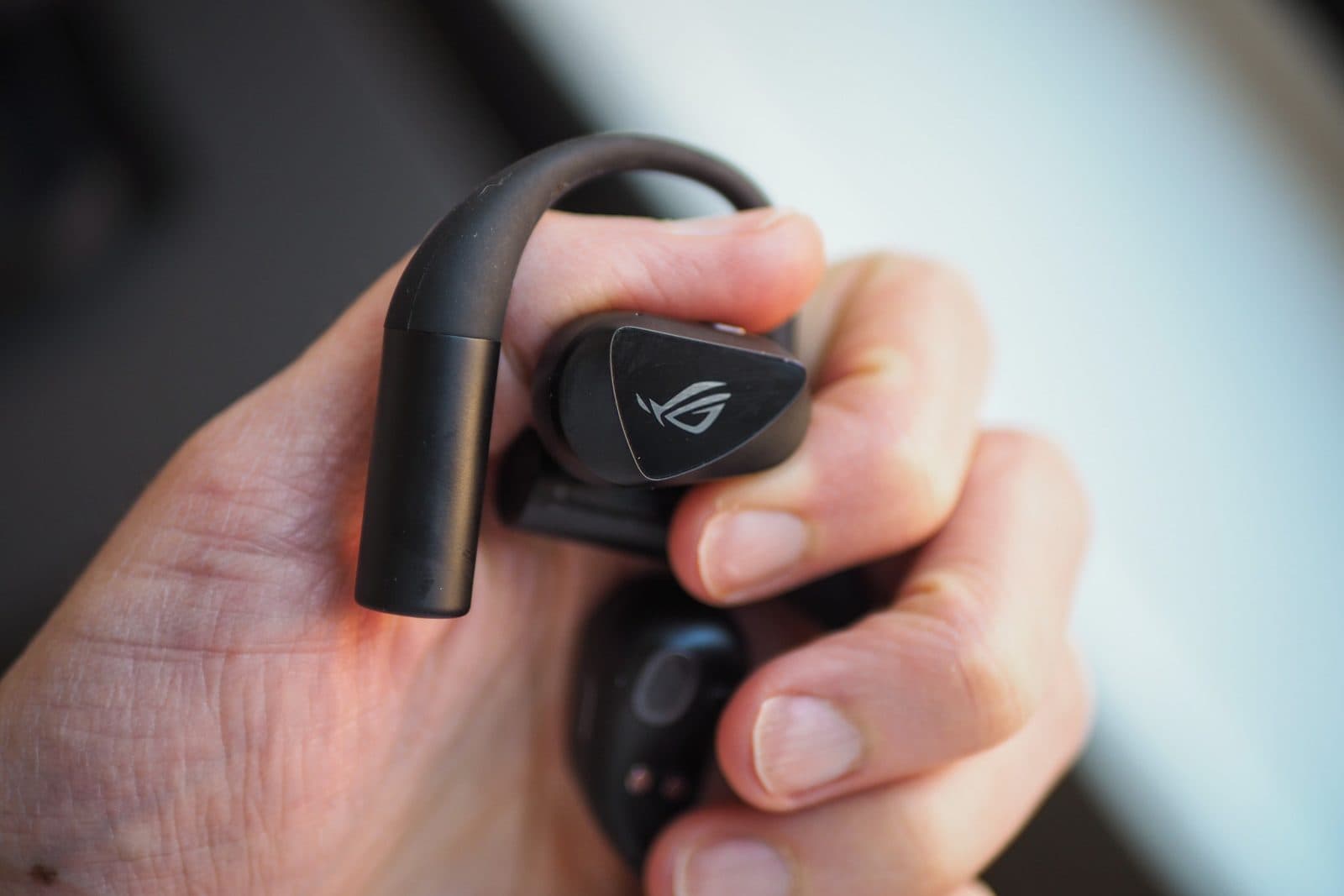 Asus Cetra Open หูฟังเกมมิ่งแบบเปิดลดราคาเป็นครั้งแรก