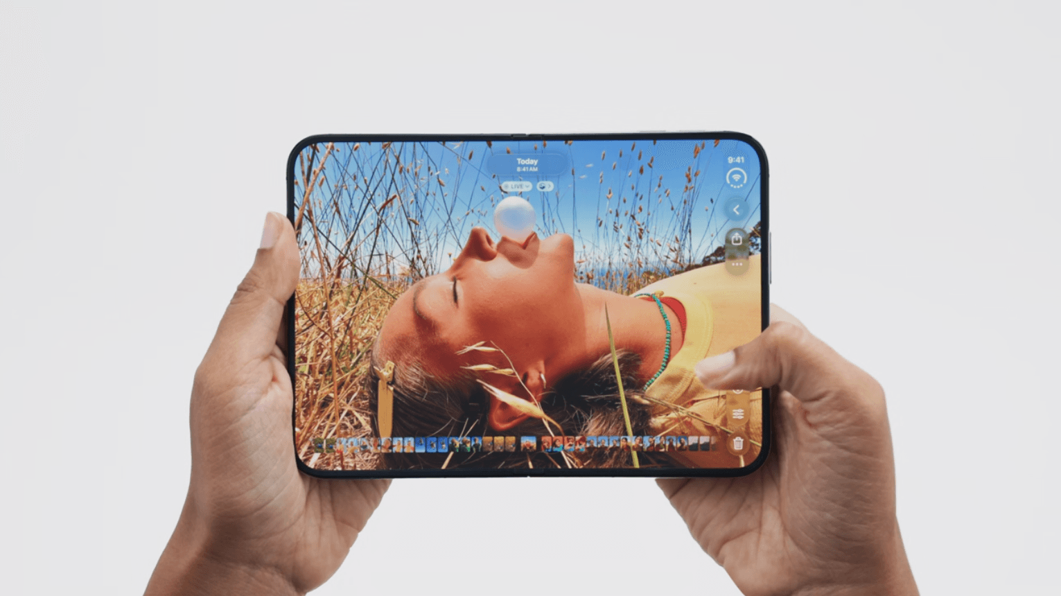 iPhone Duo อาจเป็นมือถือพับได้ที่เล่นเกมได้ดีขึ้นกว่าค่ายอื่น