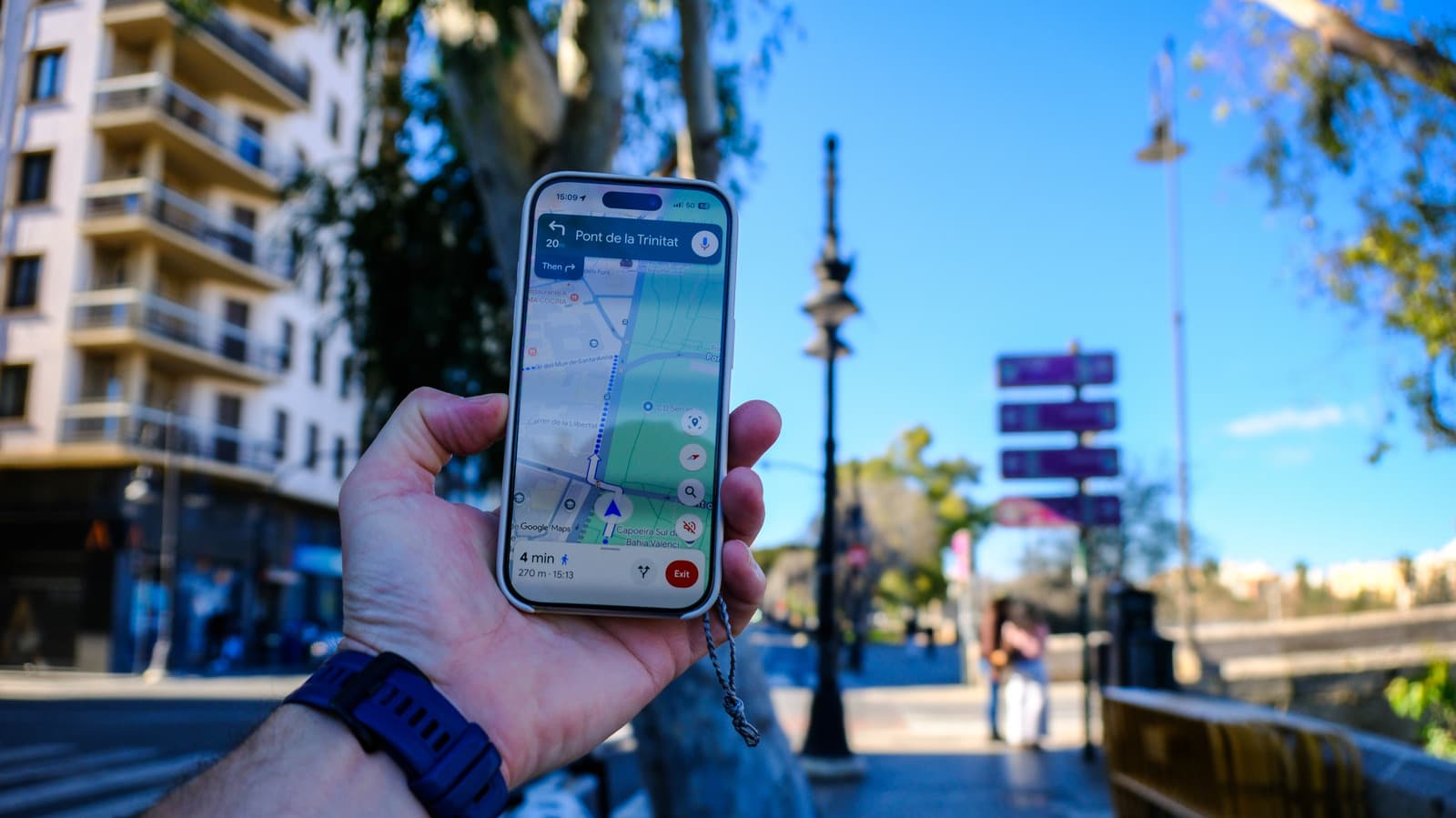 Google Maps รู้ได้อย่างไรว่าร้านไหนคนแน่น