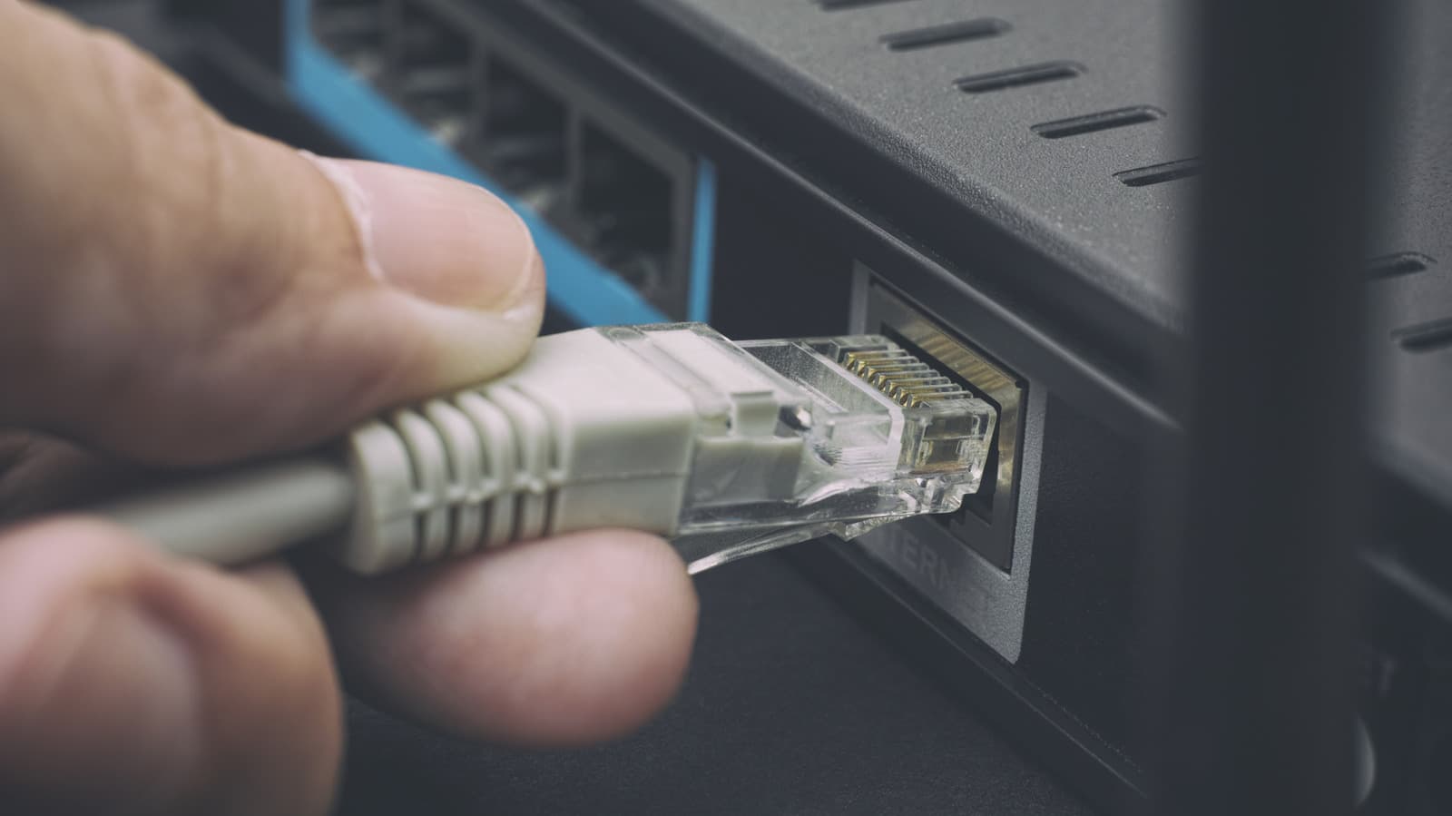 เลือกพอร์ต Ethernet บนเราเตอร์ให้ถูก ใช้งานต่างกันตามรุ่น
