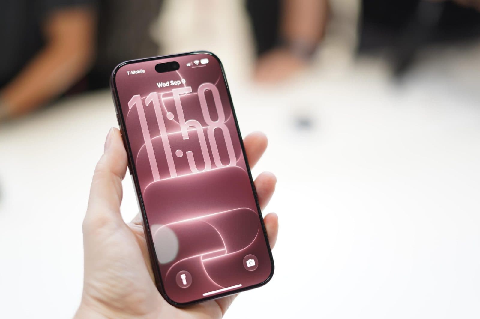 Apple ปล่อย iOS 27 พร้อมอัปเกรด Siri เป็นผู้ช่วย AI