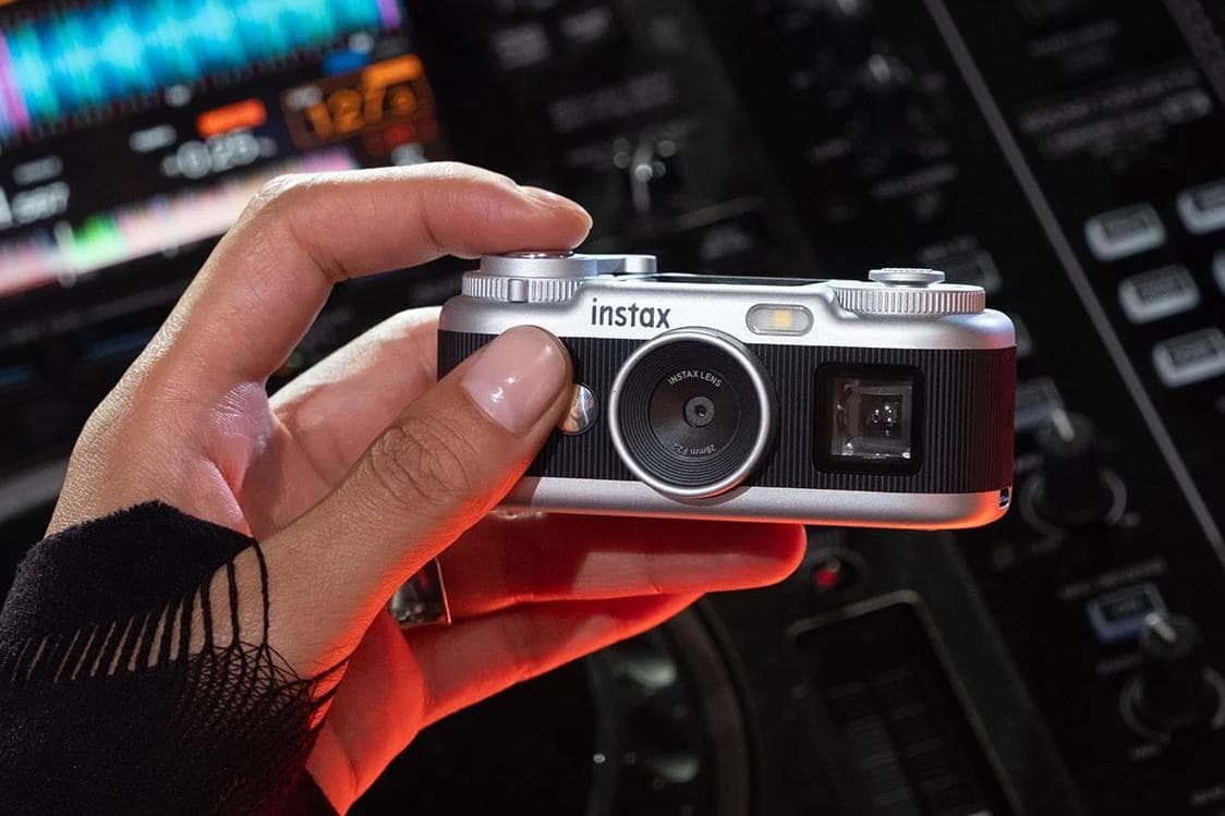 Fujifilm เปิดตัว Instax Pal 2 กล้องดิจิทัลจิ๋วรุ่นใหม่ เพิ่มจอและช่องมองภาพ