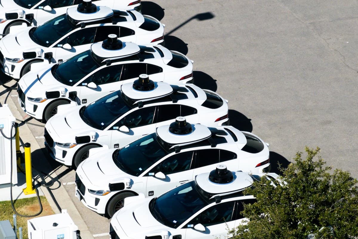 Waymo กลับมาให้บริการรถไร้คนขับในซานอันโตนิโอ หลังหยุดเพราะน้ำท่วม