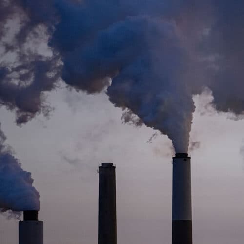 EPA ถูกฟ้องทันทีหลังเดินหน้าเพิกถอนกฎคุมมลพิษโรงไฟฟ้า