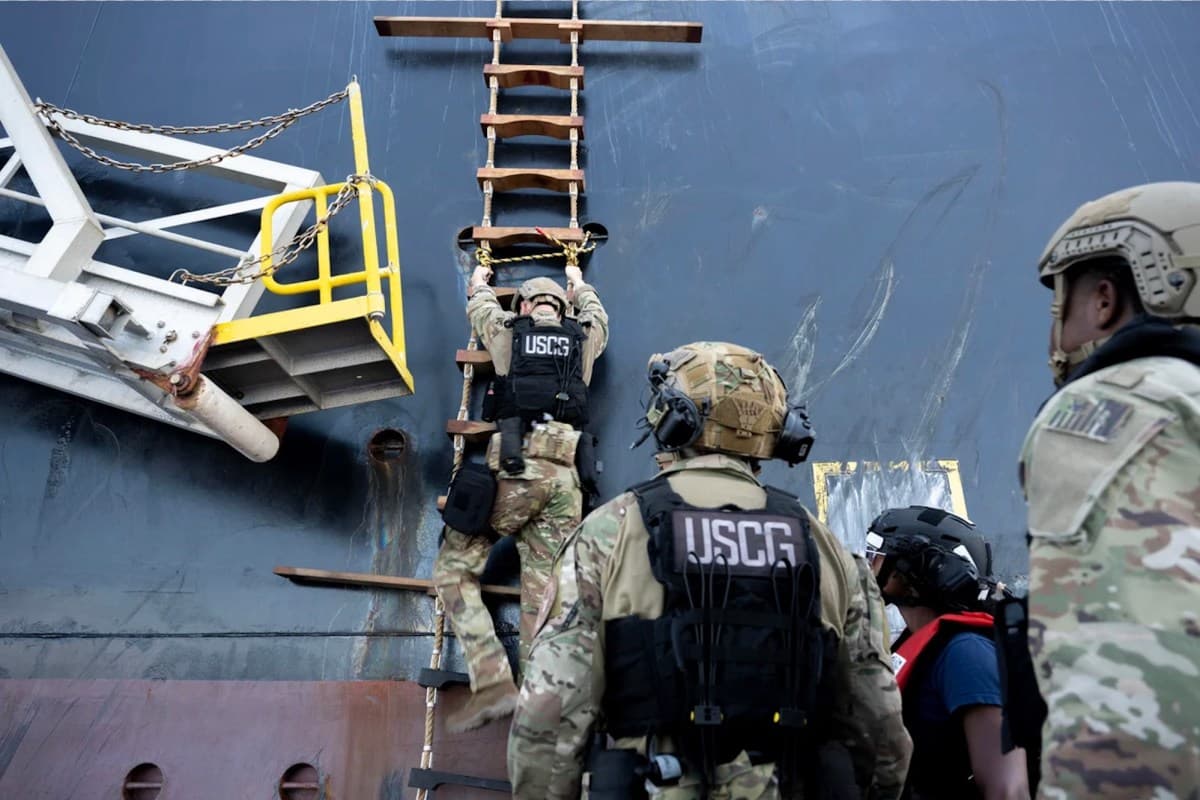 FBI และยามฝั่งสหรัฐบุกตรวจเรือบรรทุกน้ำมันที่ถูกแฮ็กระหว่างมุ่งหน้าชายฝั่งสหรัฐ