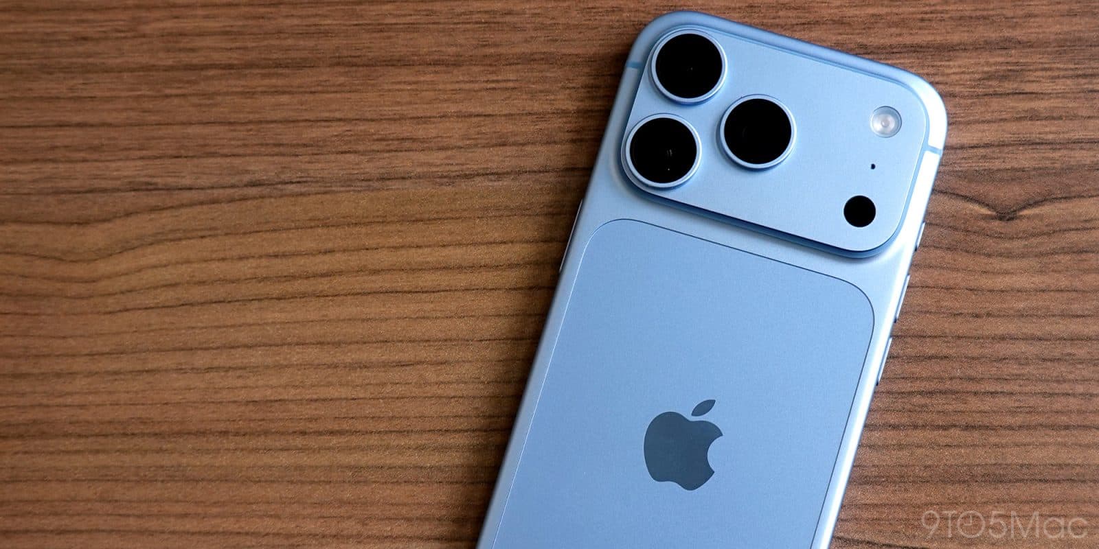 แกะเครื่องยืนยัน iPhone 18 Pro Max รุ่นสหรัฐฯ ยังใช้โมเด็ม Qualcomm