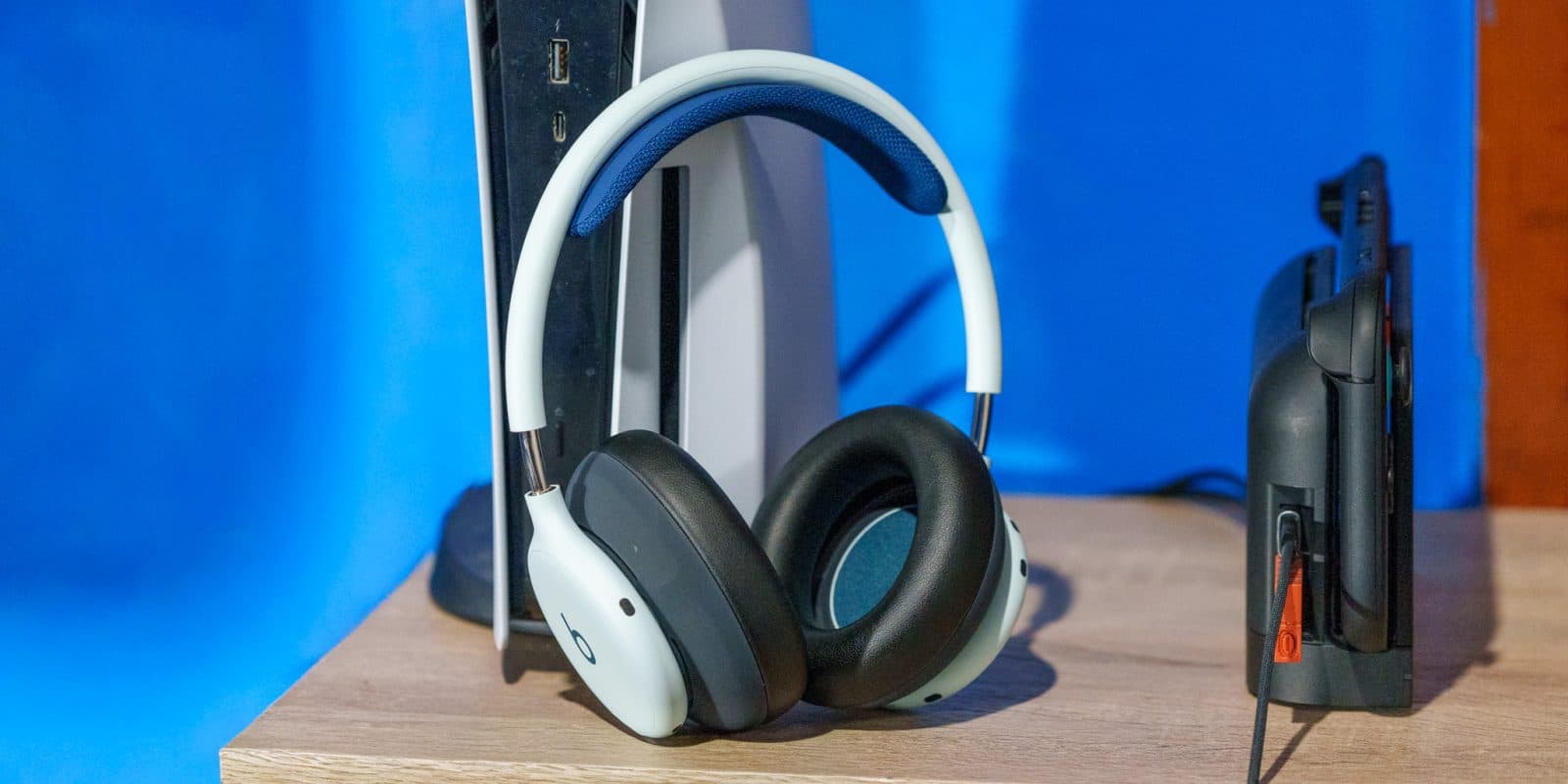 รีวิว Beats 360: หูฟัง Beats รุ่นใหม่ที่ใกล้เคียง AirPods Max มากที่สุด แต่ขาดพอร์ตมีสาย